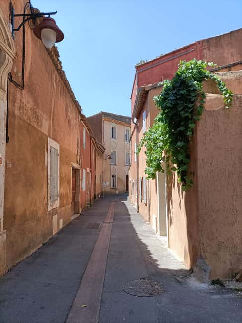 The most beautiful villages of Luberon - Logistics, Guides, and Overall Value