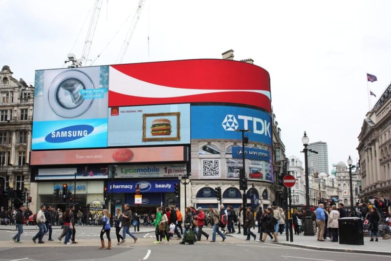 The most complete and exclusive Harry Potter tour in London. - From Borough Market to the Millennium Bridge