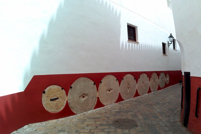 The must see in Seville - Insights from Reviews and Guide Quality