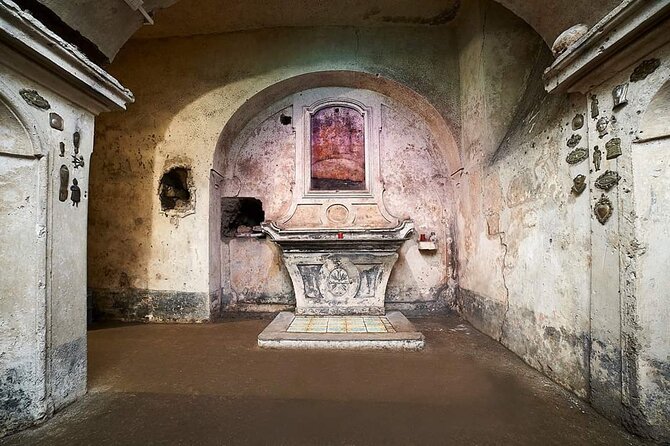 The Mystery of Naples Saga: The Skull with ears - The Role of the Cult of the Eyes in Naples History