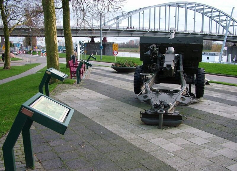 The Netherlands: WW2 Private Day Trip - Discovering Rotterdam’s WWII Monuments and Historic Sites