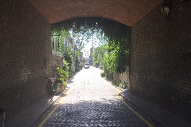 The Notting Hill, Bridget Jones, Love Actually & Four Weddings Tour of London - Exploring Portobello Road Market: From Notting Hill to Paddington 2