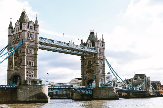 The Old City of London - Exclusive Guided Walking Tour - Tower Bridge and Millennium Bridge: Iconic Crossings