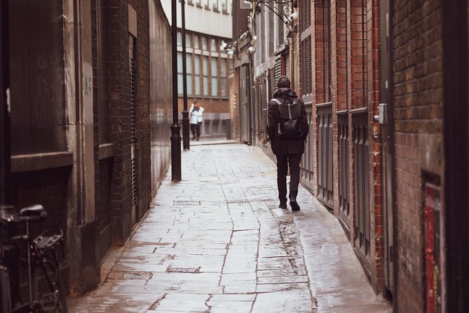 The Original Jack the Ripper Coach Tour of Haunted London - The Guide’s Style and Guest Experience