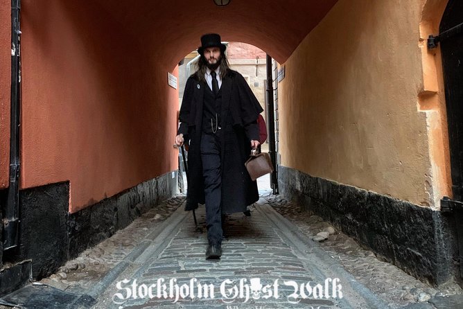 The Original Stockholm Ghost Walk and Historical Tour - Gamla Stan - The Atmosphere: Combining History, Mystery, and Fun