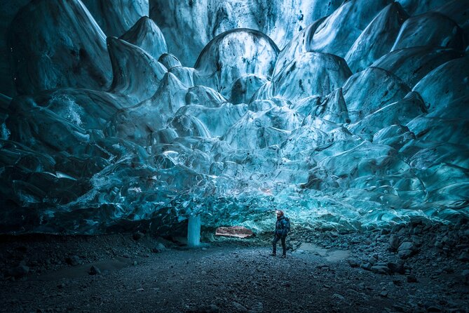 The Orignal Ice Cave Tour in Jökulsárlón Glacier Lagoon - The 5-20 Minute Hike to the Ice Cave Entrance