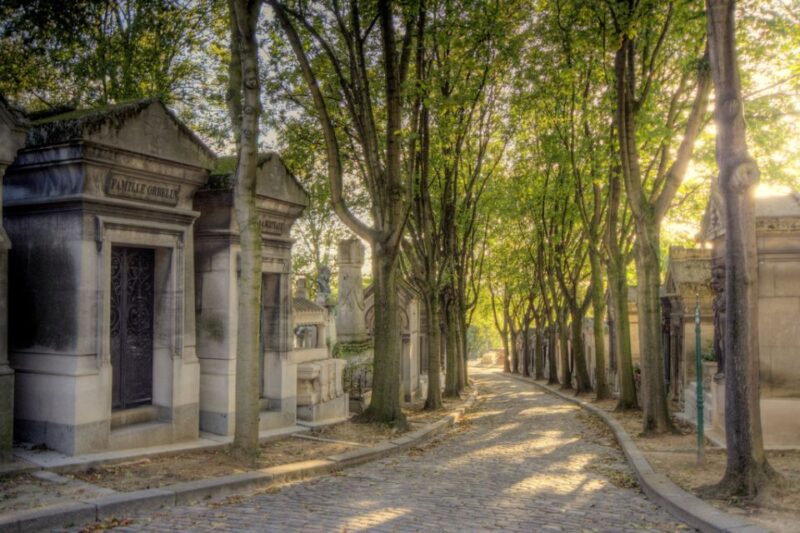 The Père Lachaise Cemetery: Guided 2-Hour Small-Group Tour - Discover Père Lachaise Cemetery with a Small-Group Guided Tour