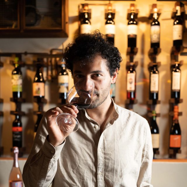 The Pleasure of Wine: The Tuscan Excelences Wine Tasting - The Expertise of the Sommelier and the Guided Tasting