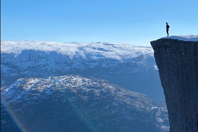 The Pulpit Rock Air - Starting Point: From Stavanger City Center to Haugesund Airport Heliport