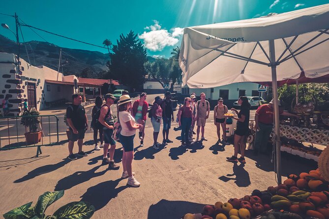 The Red Canyon Tour - Small Group Trip with Local Food Tasting - Tasting Local Flavors at La Caldera De Tirajana