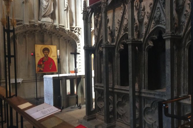 The Roman City of St Albans Private Tour - Famous Monastery Gateway and City Center Vibe