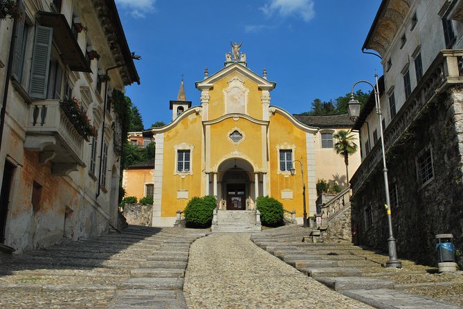 The romantic village of Orta San Giulio with a tour guide - Optional Boat Crossing to San Giulio Island