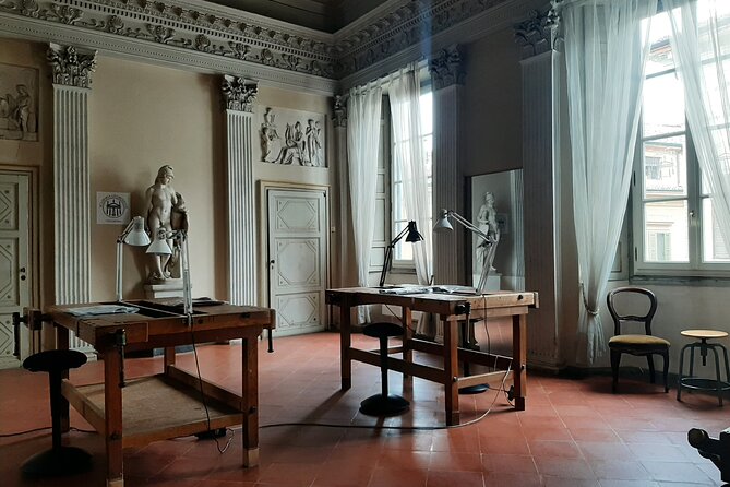 The Secret of Stradivari in Cremona: visit the Violinmaker School - Unique Setting: The Palace and Its Atmosphere