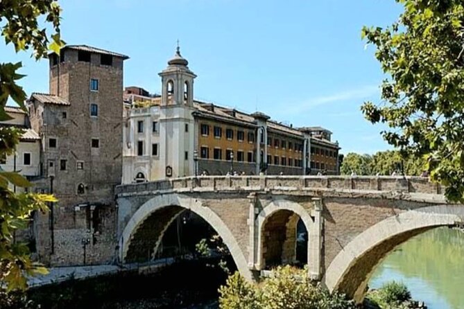 The Shadows of Rome Between Legends and Spirits Walking Tour - Exploring Piazza Navona’s Legends and Darker Past