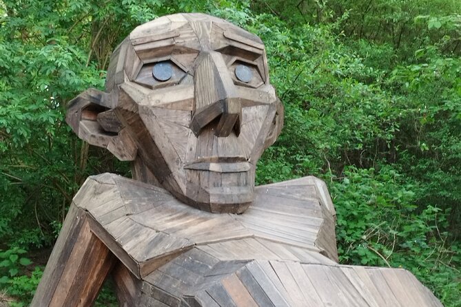 The Six Forgotten Giants Trolls Hunt with Minibus - Admire Thomas On The Mountain in Albertslund