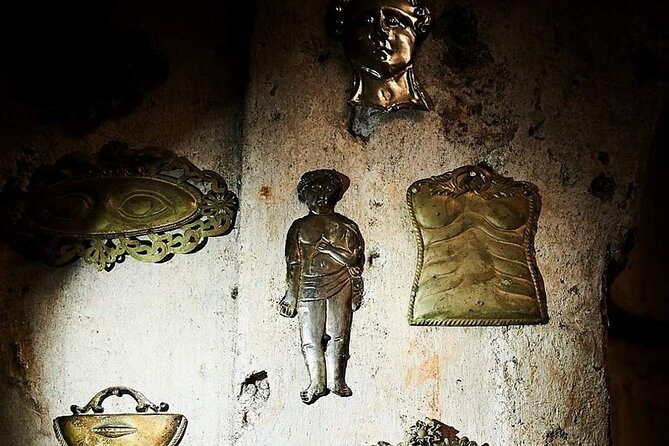 The Skull with the Ears: the Cult of the Dead in the Church of S. Luciella - The Significance of the Skull with Ears in Naples Culture