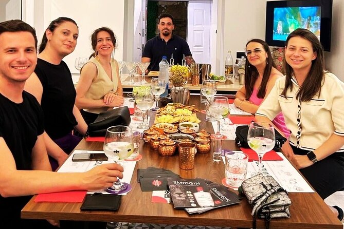 The Smidgin Experience - A Unique Gin & Cocktail Tasting Tour! - Crafting and Sampling the Perfect Serve Cocktails