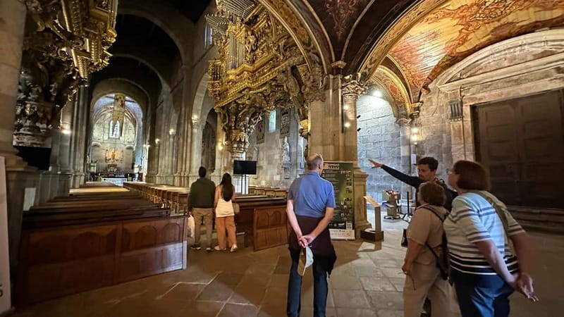 The Soul of Braga: Cathedrals, Palaces and Sanctuaries - The Majestic Braga Cathedral: A Religious Landmark