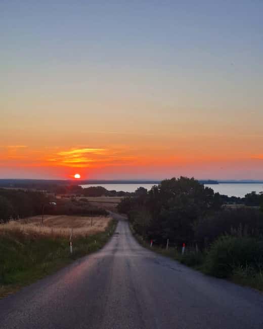 The spell of Lake Trasimeno Trekking Tour - The Lakeside Stop and Sunset Views