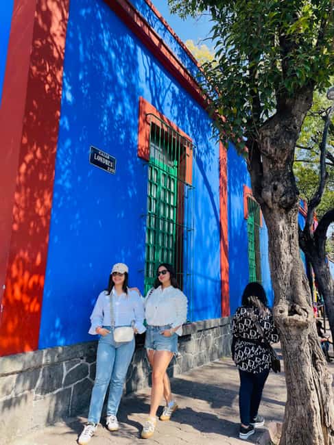 The Steps of Frida: Mexico City - Viewing the Casa Roja from the Outside