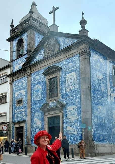 The story of Porto behind its tiles - Visiting São Bento Station’s Tiled Panels