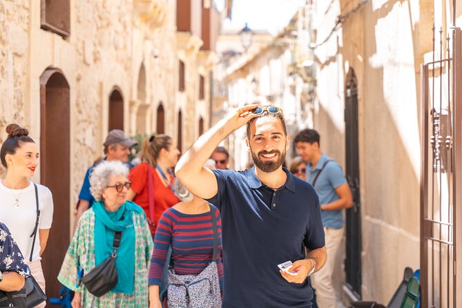 The Street Food Tour with a Local Guide in Ortigia! - Syracuse. - Walking Through Ortigia’s Historic Streets Along Via Roma