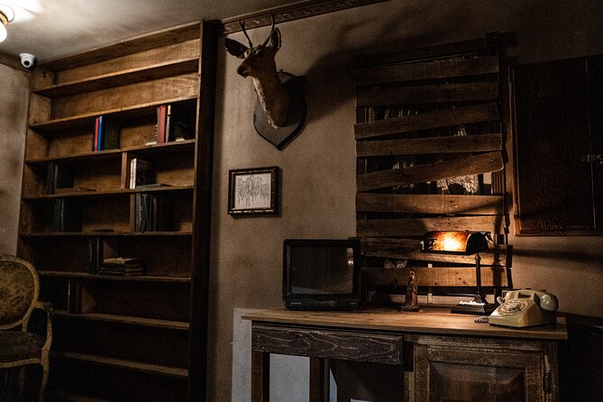 "The Study" Escape Room - Challenging Puzzles with a Horror Twist