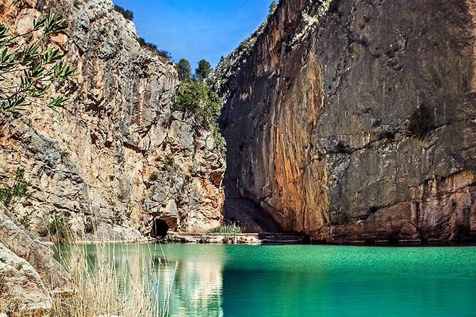 The suspension bridges of Chulilla from Alicante - Lakeside Views and Prehistoric Finds at Puentes Colgantes