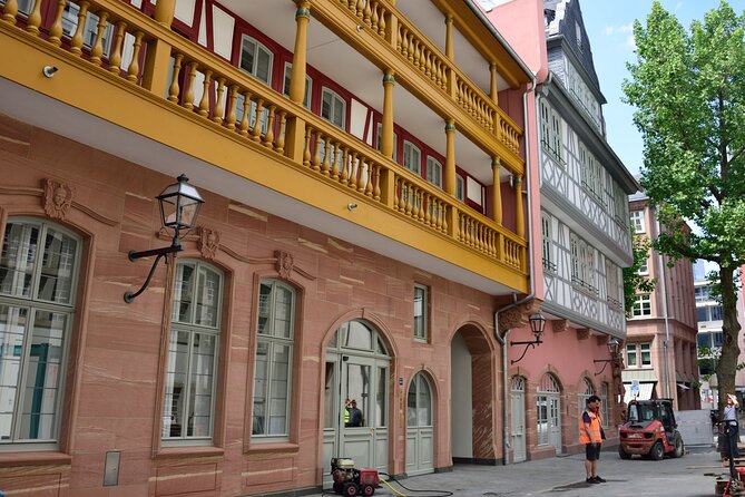 The Tales of Frankfurt's New Old Town: A Self-Guided Audio Tour - Visiting the Old St Nicholas Church and Iron Bridge Views
