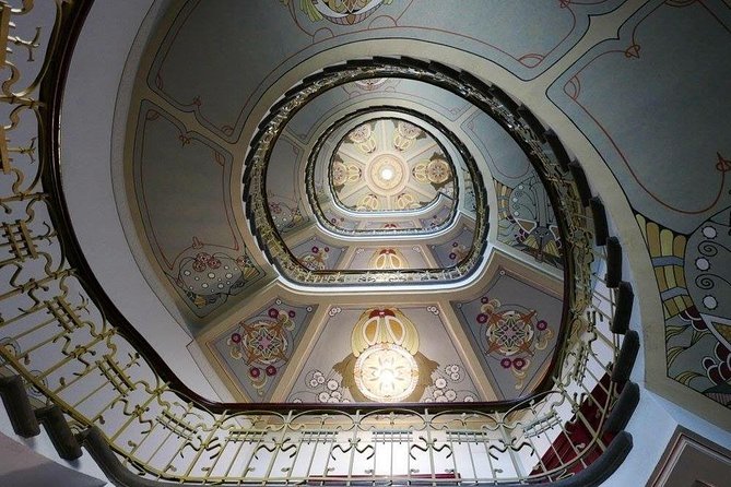 The tour of Riga - one step outside the Old Town - Victory Park and the Soviet Monument