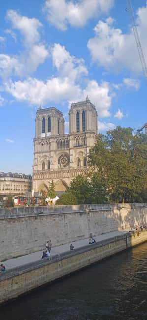 The Treasure of Saint-Louis : Île de la Cité & Saint-Louis - Exploring Île Saint-Louis: A Playful Guided Walk