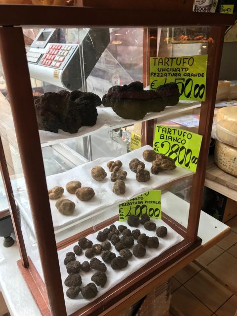 The Truffle Experience in Rome - The Role of the English-Speaking Guide