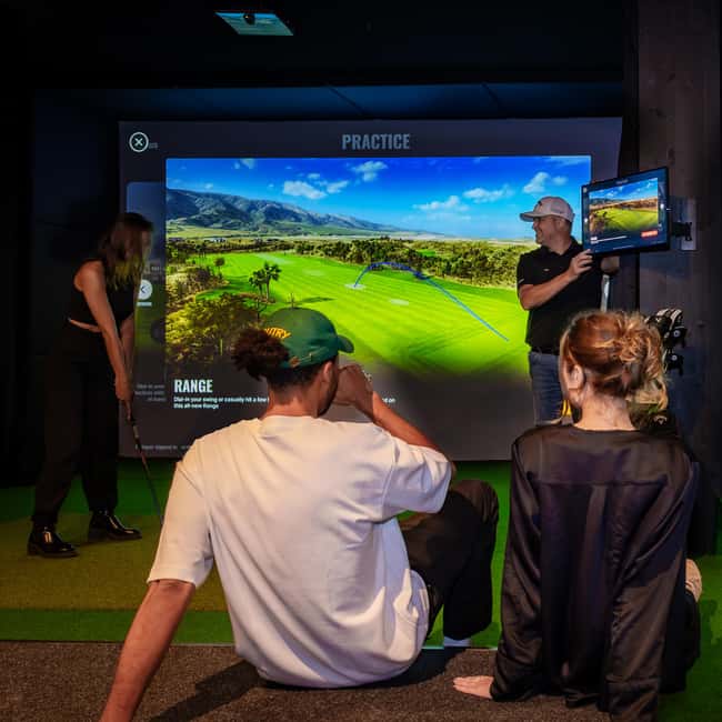 The Ultimate Berlin Golf Lounge for Groups, Games&Good Times - Top-Notch Trackman Simulators for Global Golf Courses