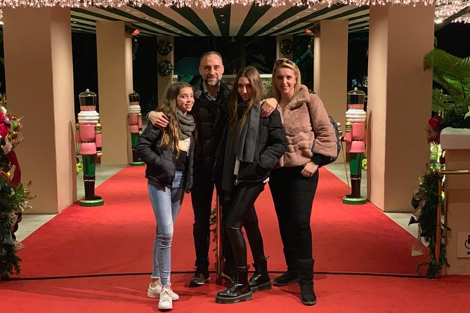 The Ultimate Hollywood Tour - Beverly Gardens Park and the Iconic Beverly Hills Sign