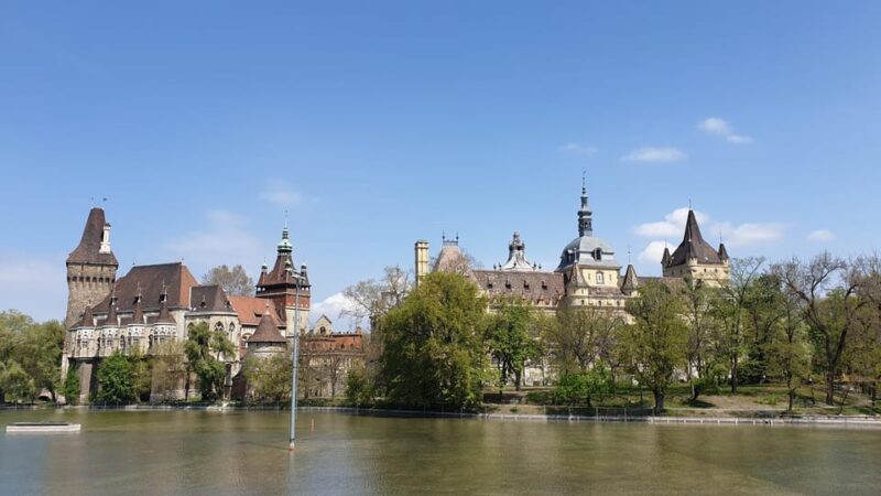 The Ultimate Private Kickstart Tour of Budapest - Exploring the Iconic Parliament and the Danube Views