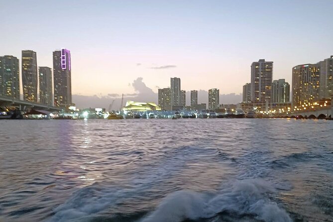 The Ultimate Water Experience in Miami with Drinks and Jet Skis - The Experience of the Crew and Atmosphere
