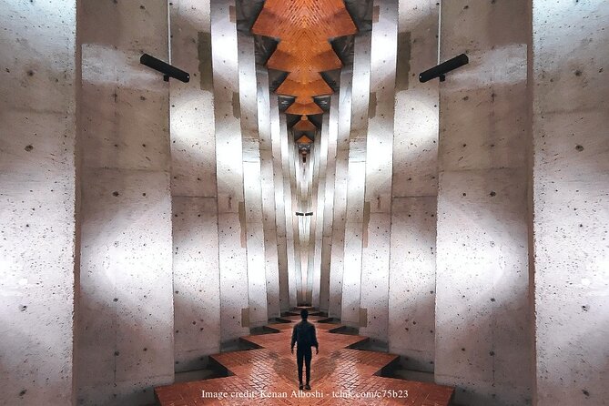 The Underground Network of RÉSO Montréal: Private 2.5-hour Tour - Exploring Complexe Desjardins and Its Artistic Flair