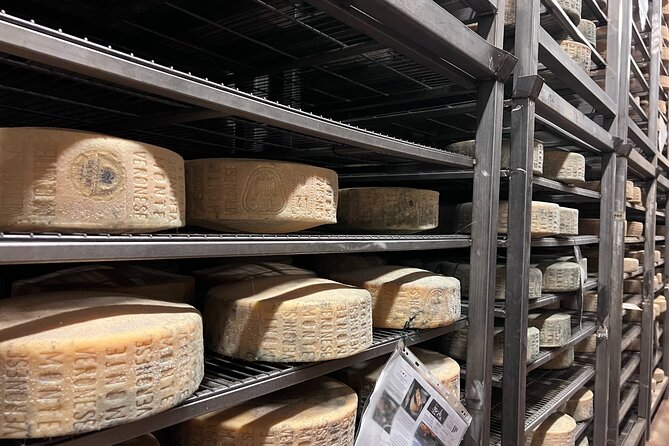 The Valpolicella food & wine driving tour: cheese factory+ winery - Visiting the Cheese Factory on the Hills of Lessinia