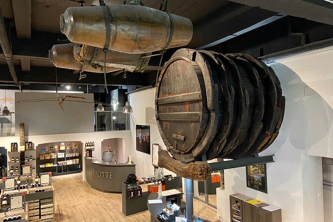 The Vial at the Brotte House - The Vial at the Brotte House: A Wine Lover’s Journey in Avignon