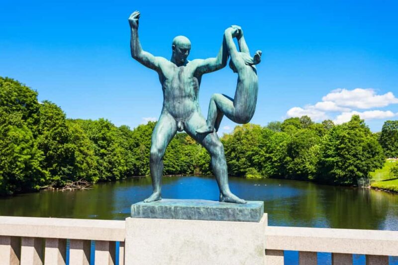 The Vigeland Park in Oslo: Picture-Perfect Walk with a Local - Flexibility and Comfort on a Small Group Tour