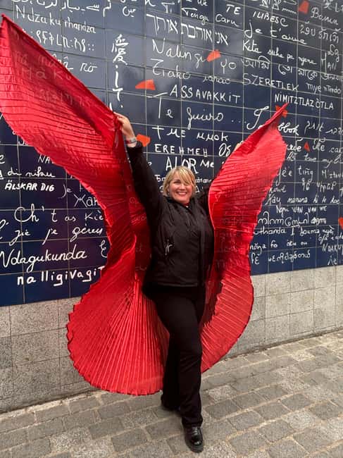 The voice of Montmartre is a must-see in Paris - The Unique Voice of Veronica Antonelli as Your Guide