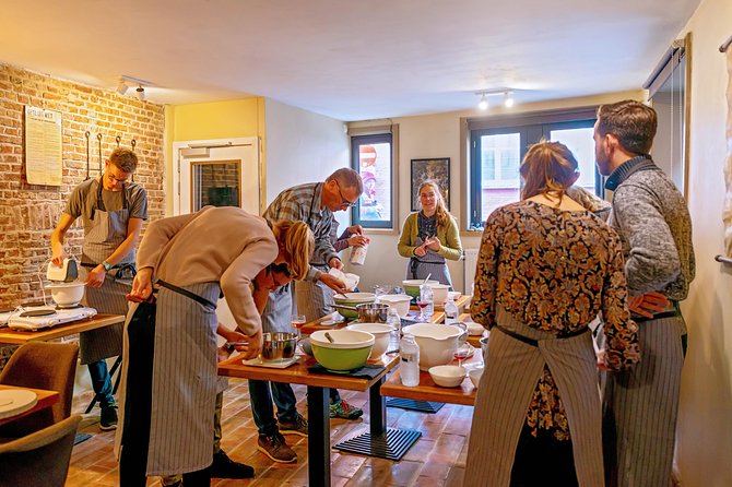 The Waffles 'n Beer Workshop in Bruges Centre - Delicious Belgian Waffles and Beer in Bruges for $68.36