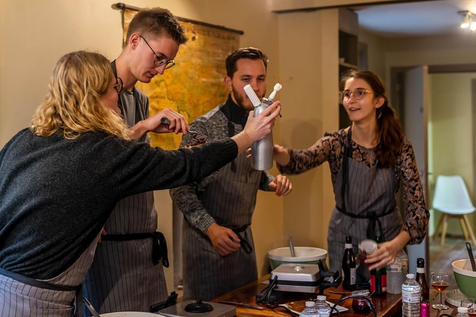 The Waffles 'n Beer Workshop in Bruges Centre - Accessibility and Family-Friendly Aspects