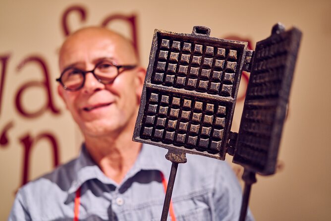The Waffles 'n Beer Workshop in Brussels Centre - Enjoying and Customizing Your Waffles
