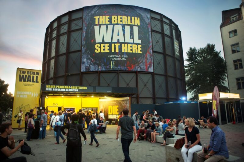 THE WALL: asisi Panorama Berlin Ticket - Scenes of Life in Kreuzberg in the 1980s