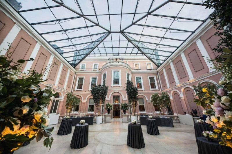 The Wallace Collection London: Private Guided Tour - 3 hour - Starting at the Main Entrance of The Wallace Collection