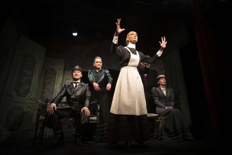 Theatre in Paris: The Bald Soprano (La cantatrice chauve) - Key Points