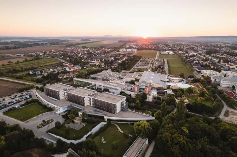 Therme Laa Wellness Day: Spa Escape Near Vienna - Upgrading to the Sauna World: What You Get