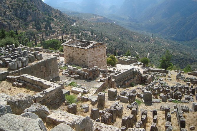 Thermopylae and Delphi full day private tour from Athens - Delphi: The Sacred Sanctuary and Its Legendary Ruins
