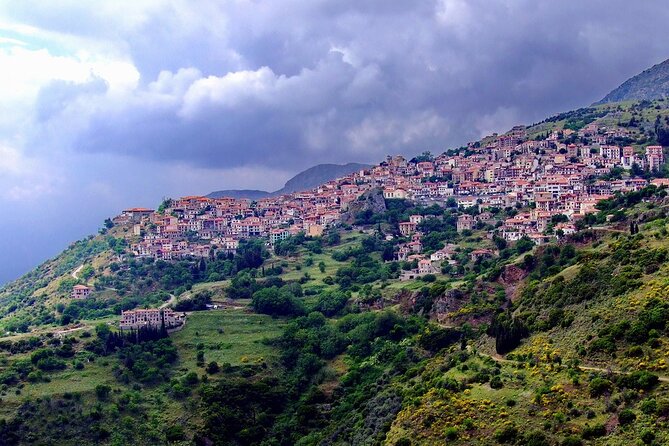 Thermopylae, Meteora and Delphi Private Full Day Tour - Enjoying a Traditional Greek Taverna Dinner in Bournazi Square